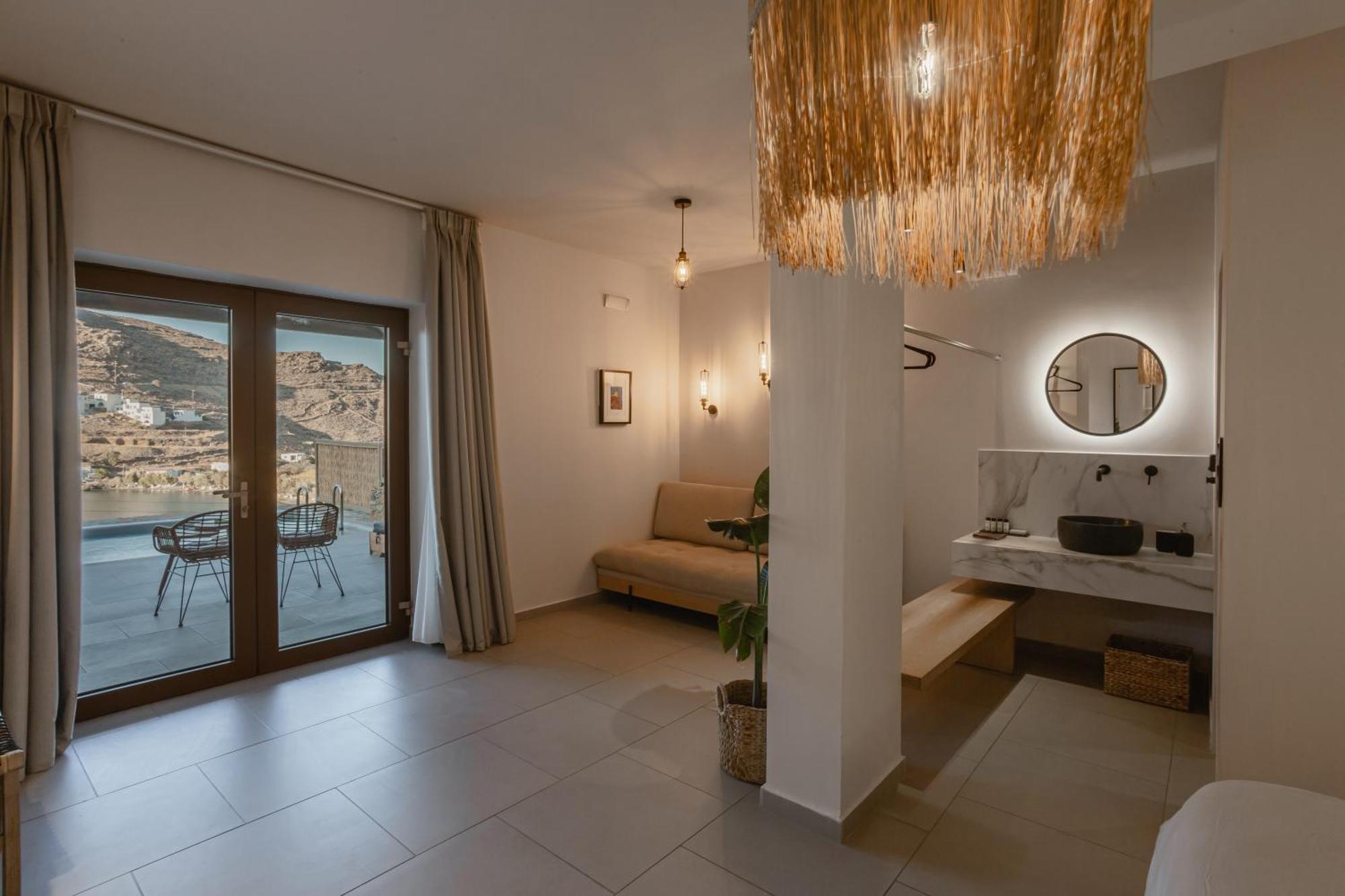Amal Kythnos Suites Buitenkant foto